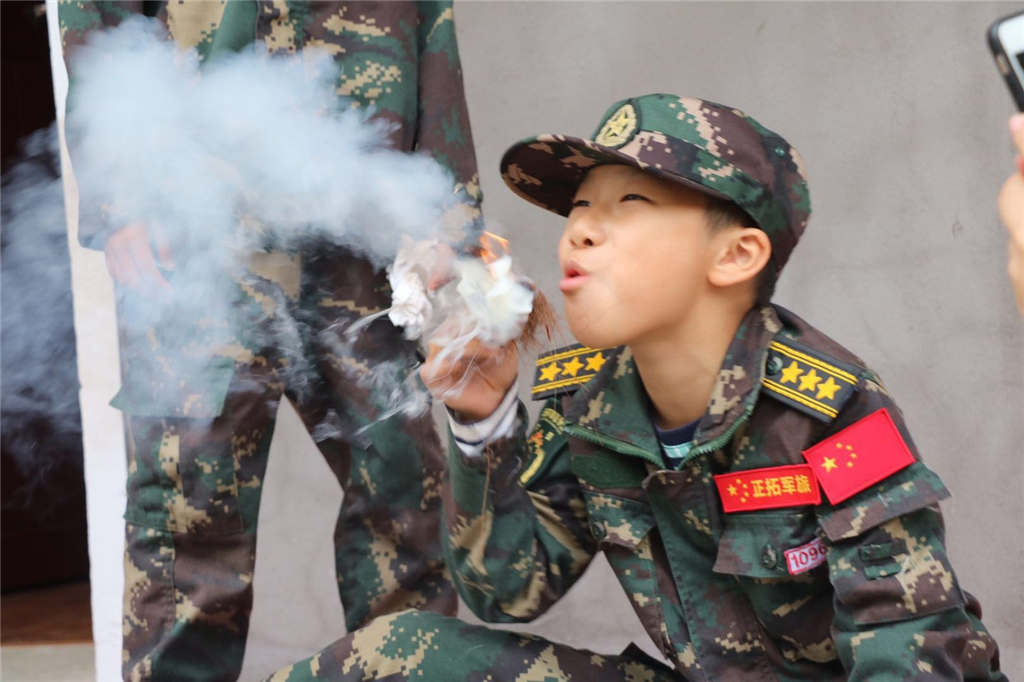 軍營磨礪，戶外生存